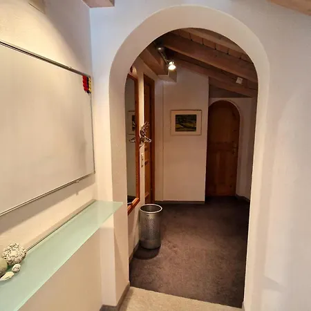 Chesa Bellaval, Haus Leivra 5½-zimmerwohnung Lejlighed