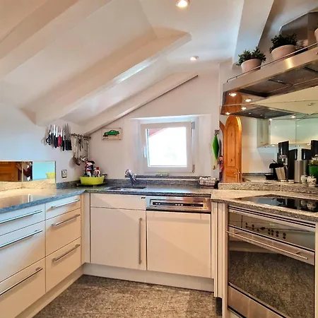 شقة Chesa Bellaval, Haus Leivra 5½-zimmerwohnung سيلفابلانا